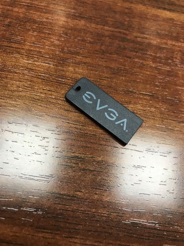 EVGA主板放弃驱动光盘 改为客户提供8GB U盘