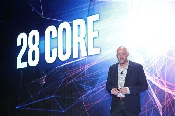 Intel宣布新一代28核心处理器